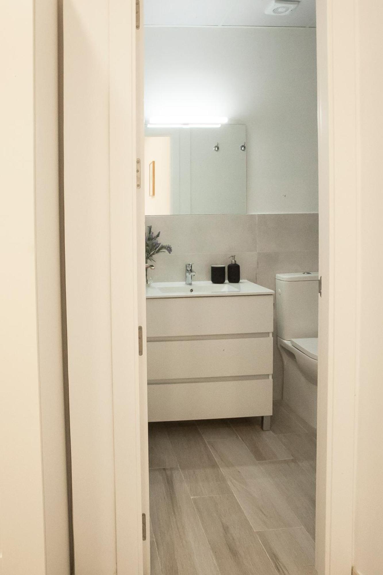 Apartamentos Rg Hospital Valme Seville Exterior photo